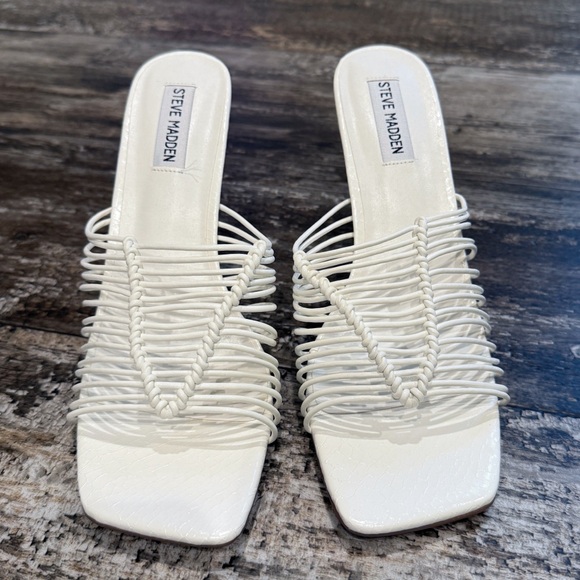 Steve Madden Heels Bonds Sandals Square Toe Slip On Womens Size 7.5 White NIB - Picture 3 of 13